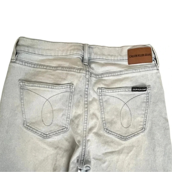 Calvin Klein Mid Rise Slim Boyfriend Jeans Light Wash Size 27 - Picture 3 of 8